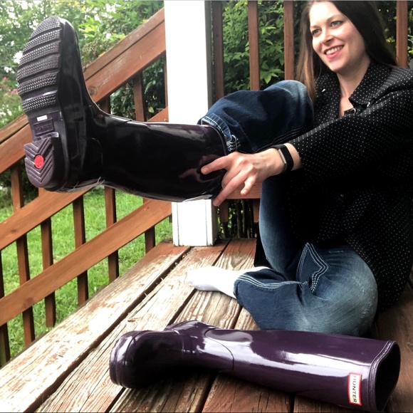 Hunter Shoes - Women's Original Tall Gloss Purple Hunter Rain Boots (6)